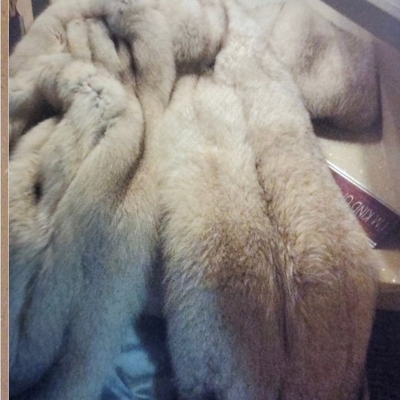 Stunning  Revillon Saks Fifth Ave black label fox fur coat - Picture 4 of 6